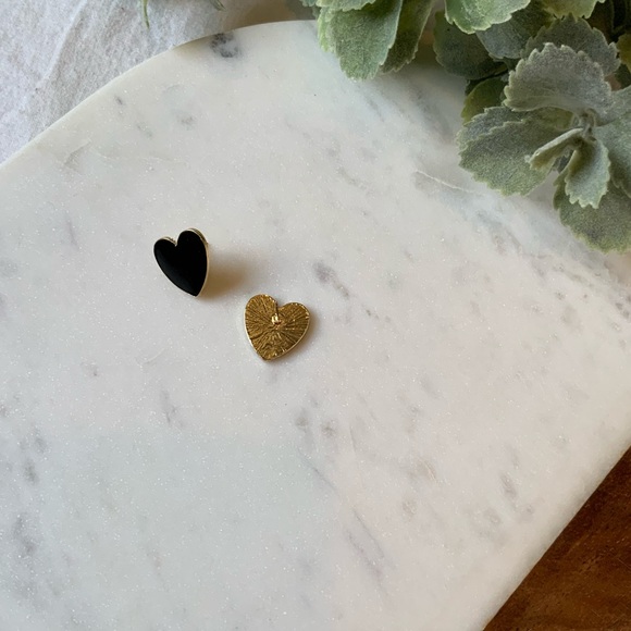The Monroe - Black Stud Heart Earrings - Picture 5 of 6
